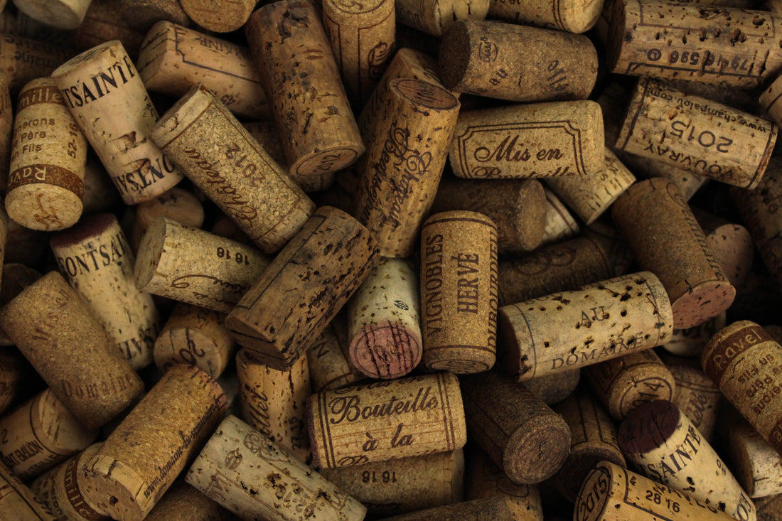 Picture of a bunch of wine corks piled up