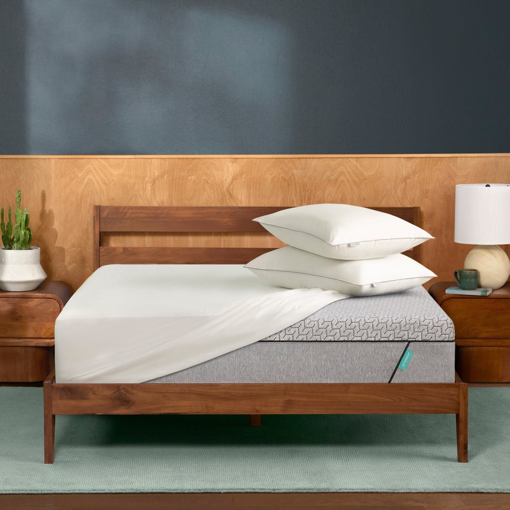 ベッド/マットレス  Wooden bed with mattress Mint Mattress Bundle